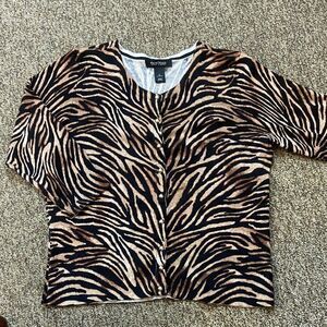 White Black House Market 3/4 Sleeve Fitted Button Down Sweatshirt Size L